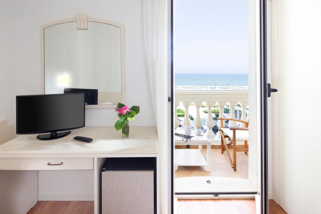 Novecento Suite Hotel Riccione Bagian luar foto