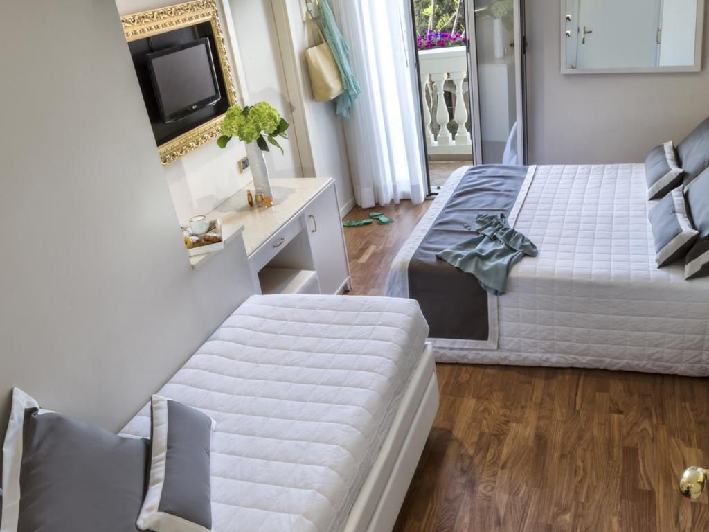 Novecento Suite Hotel Riccione Bagian luar foto