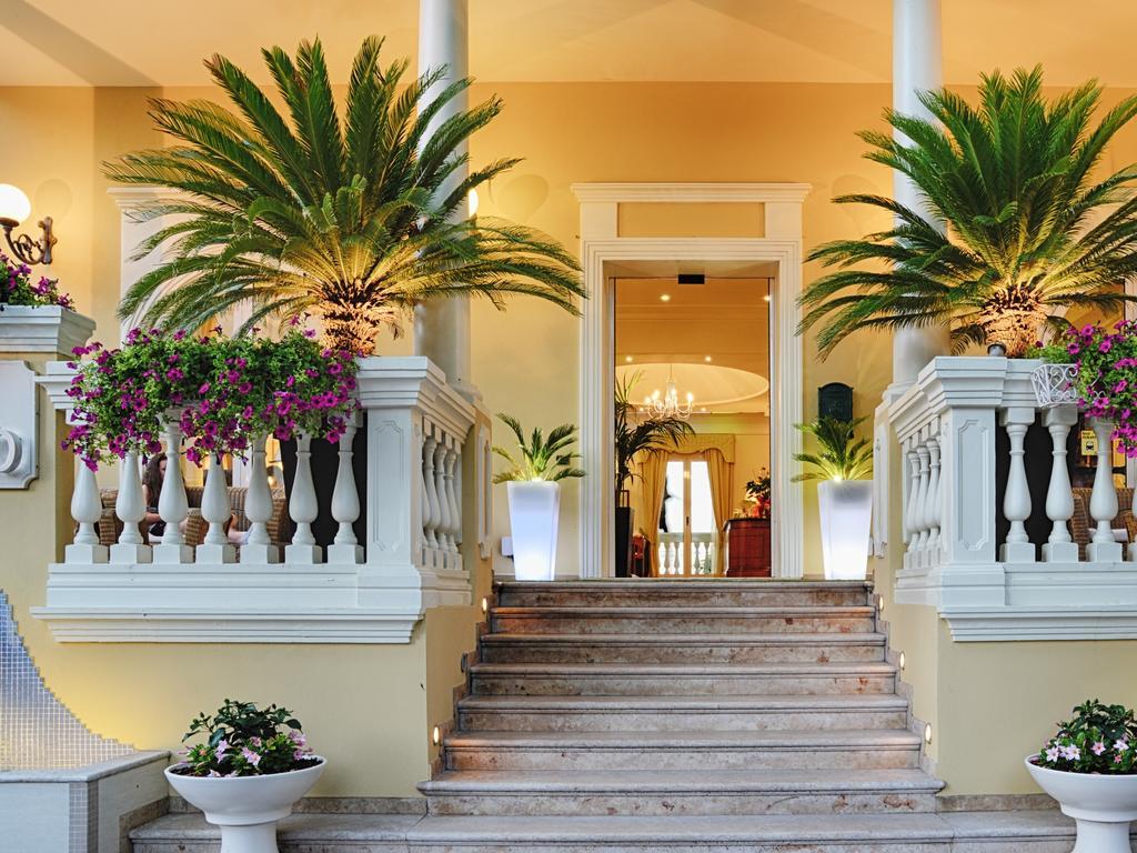 Novecento Suite Hotel Riccione Bagian luar foto
