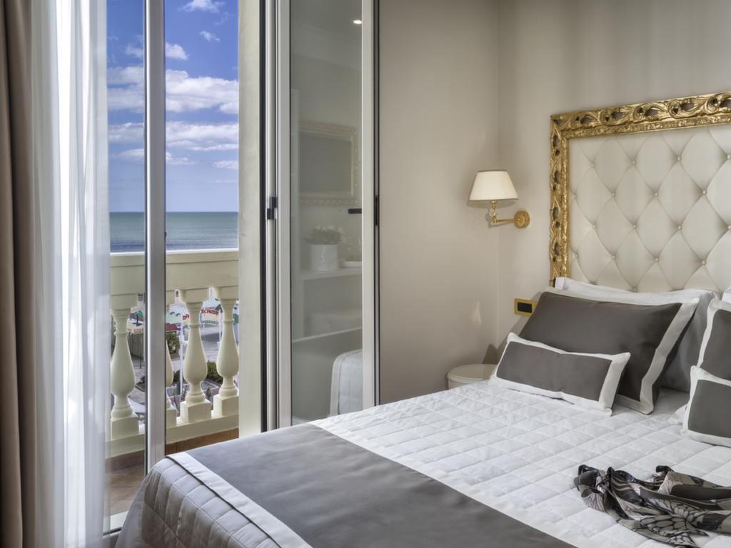 Novecento Suite Hotel Riccione Bagian luar foto