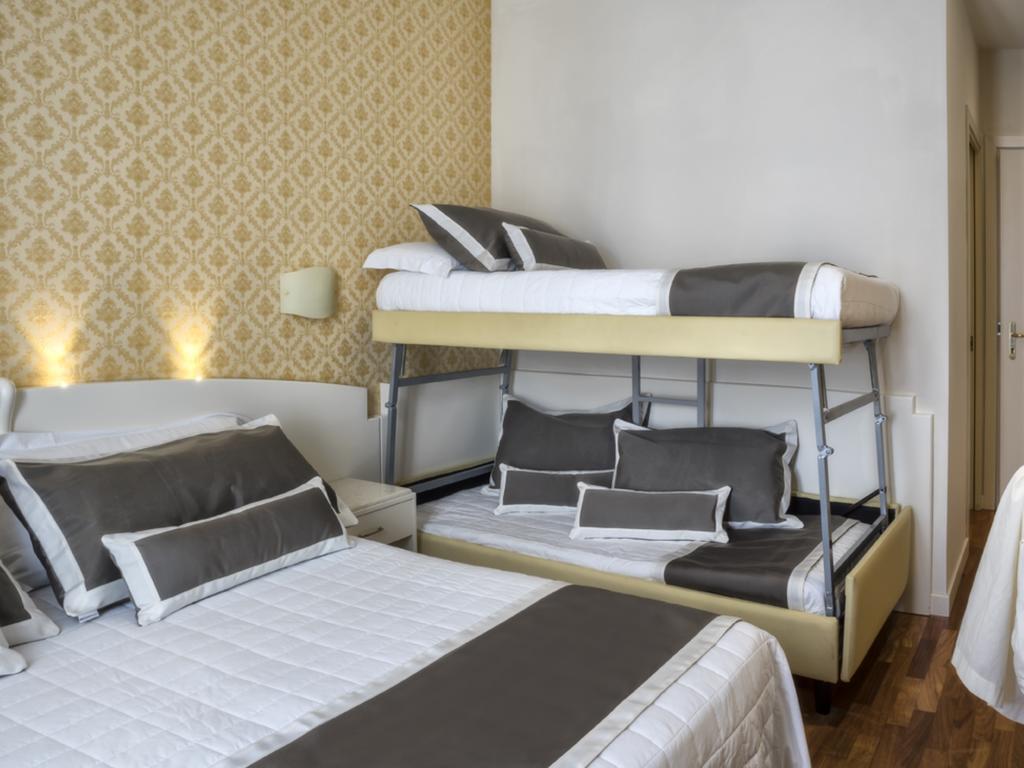 Novecento Suite Hotel Riccione Bagian luar foto