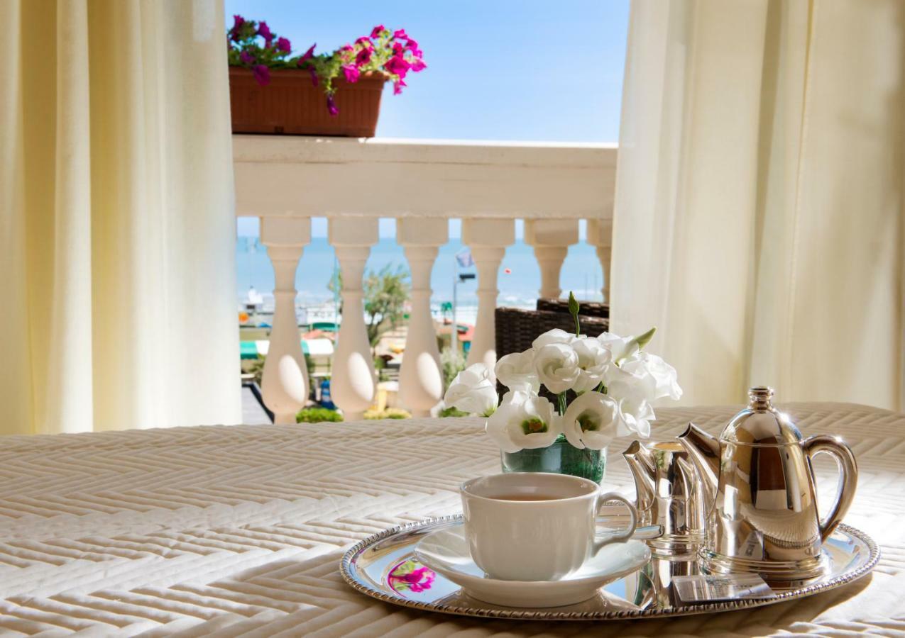 Novecento Suite Hotel Riccione Bagian luar foto