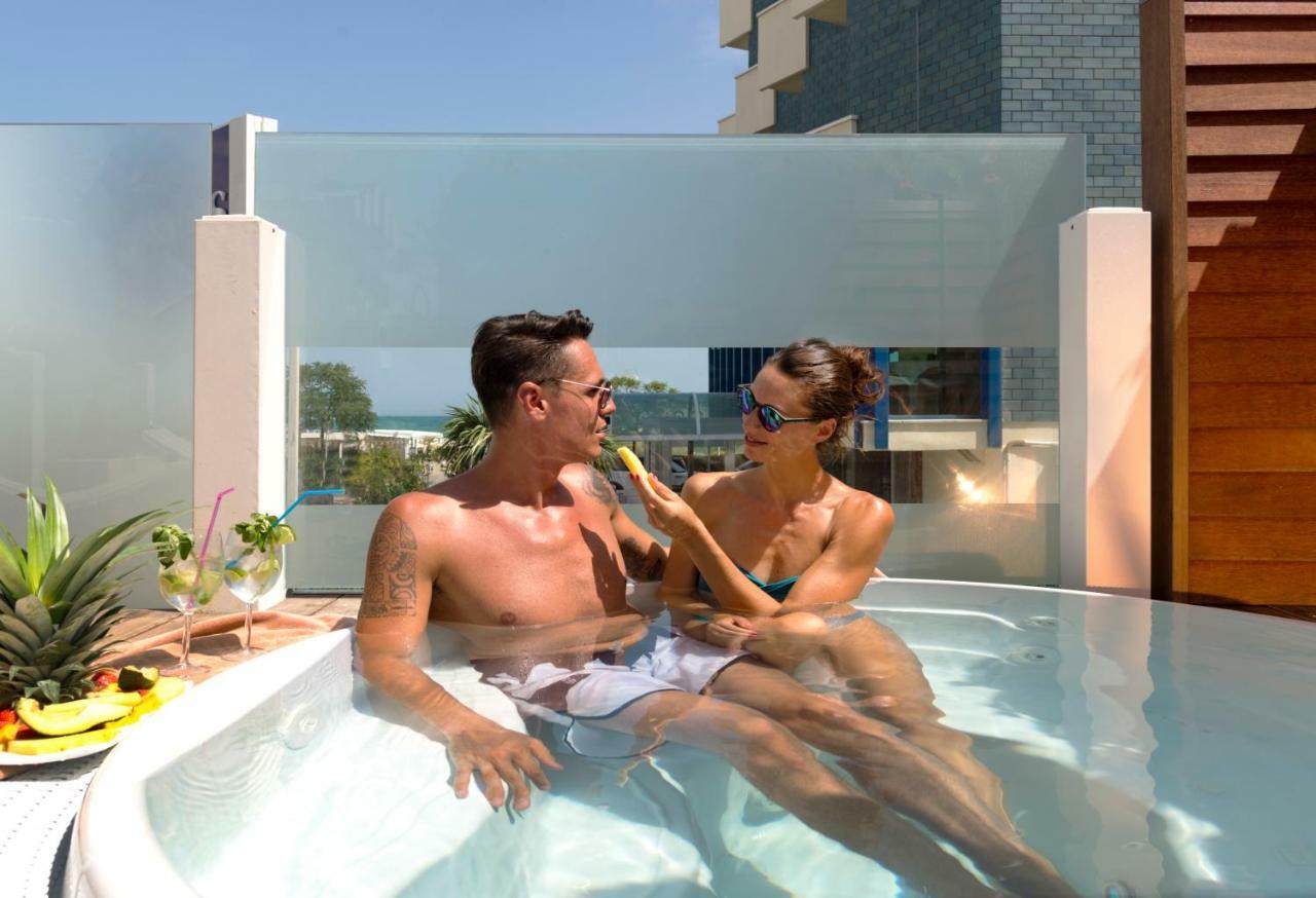Novecento Suite Hotel Riccione Bagian luar foto