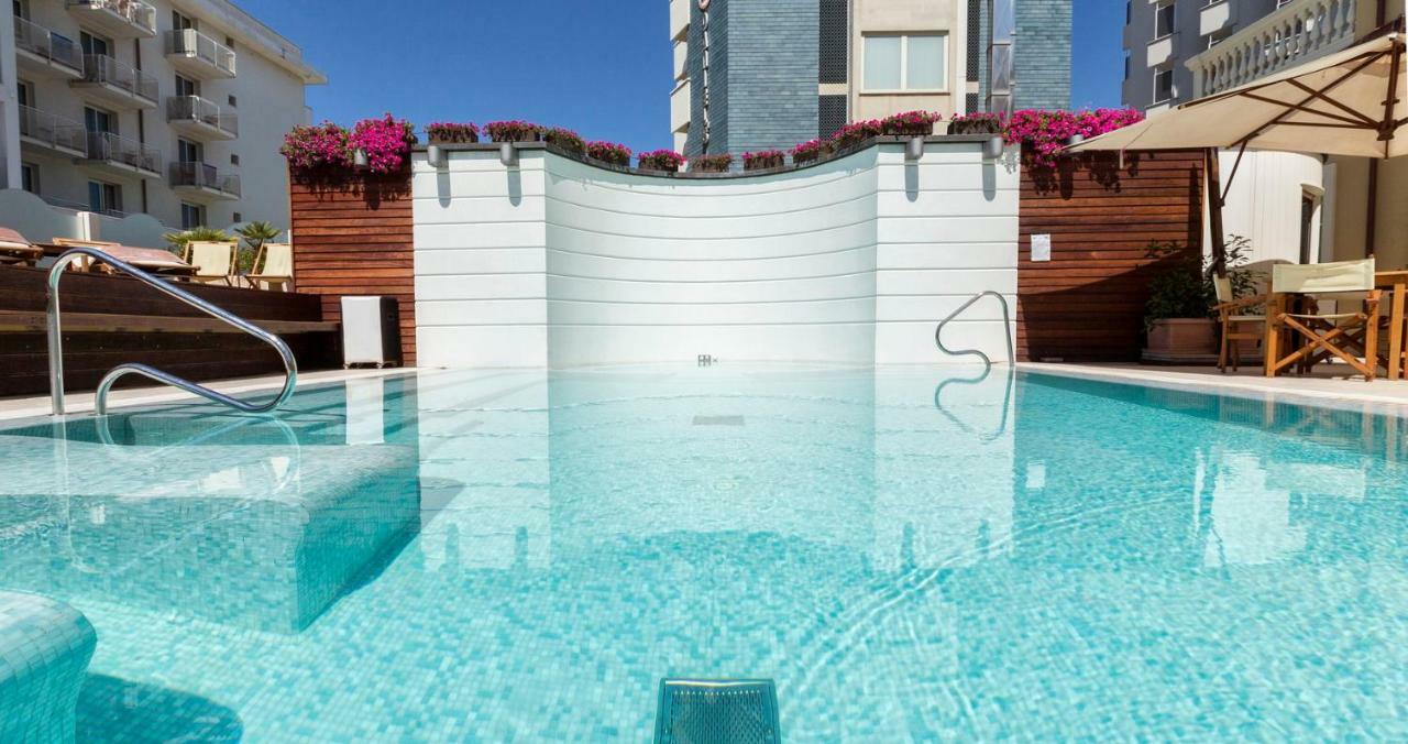 Novecento Suite Hotel Riccione Bagian luar foto